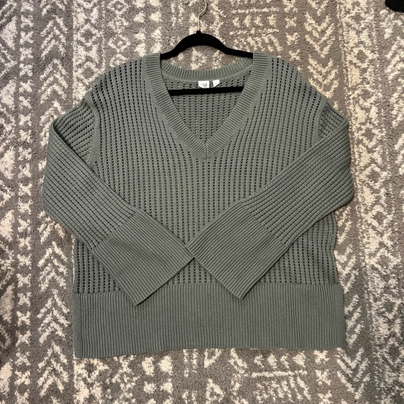 GAP olive Green V-Neck Sweater lightweight size L (SKU-D-135) - Picture 7 of 7